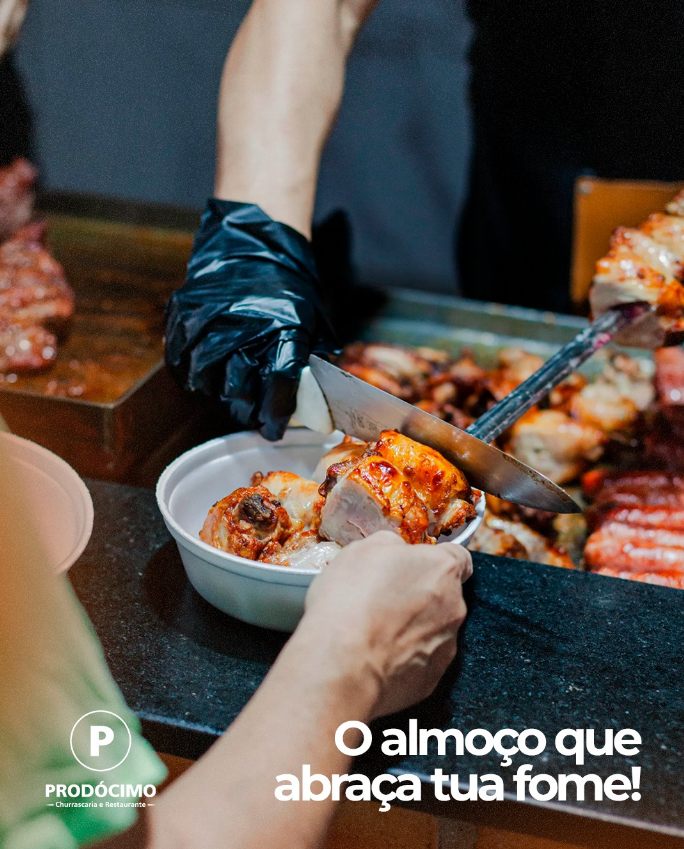 Carne assada sendo cortada na hora no grill da Prodócimo
